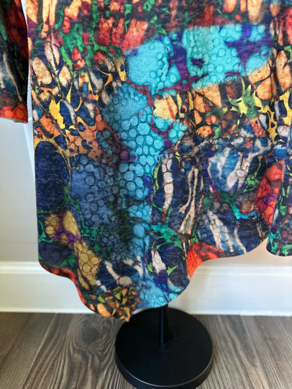 Amma Made Multi-Color Abstract Scoop Neck Tunic in Blue, Orange & Green - Picture 4 of 11